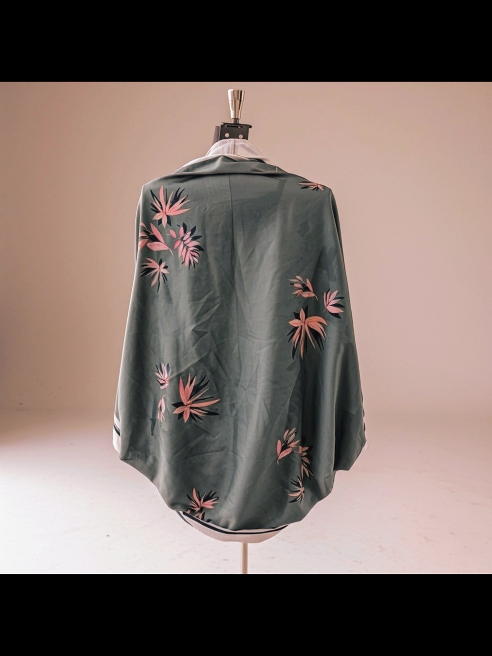 A.n.d. Elegant Green/Grey And Pink Floral Satin Shawl - free Size - Picture 3 of 7
